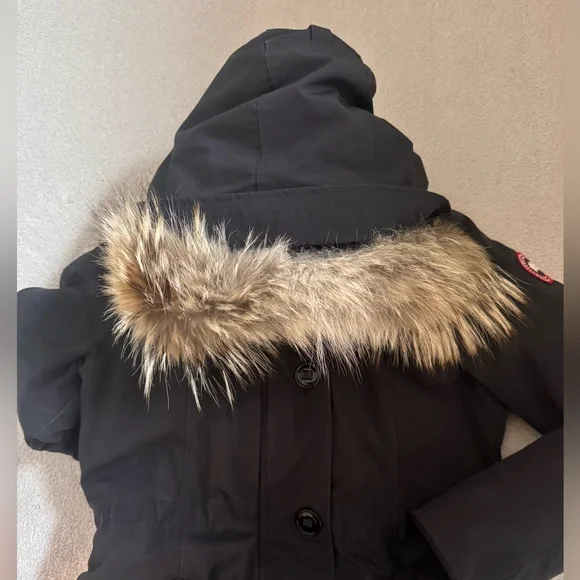 Canada Goose Rossclair Parka - NAVY - Women’s Size M - Picture 10 of 15